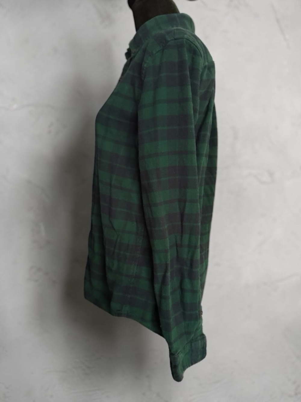 Kid’s Green/Blue Plaid Button-Down Shirt- Size Large - Picture 2 of 7